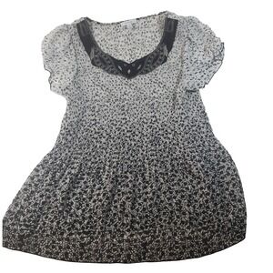 Dressbarn Woman 2X Black White Pleated Beaded V-Neck Flutter Sleeve‎ Blouse